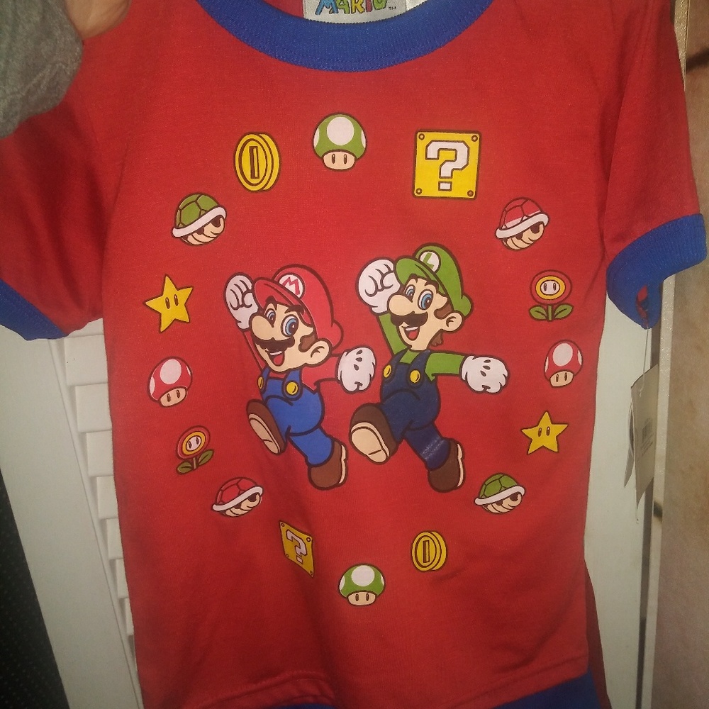 NEW BOYS SZ 6 SUPER MARIO SHORTS SET